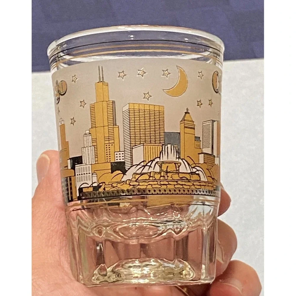 Vintage Chicago Illinois Black Gold Skyline Souvenir Shot Glass Barware